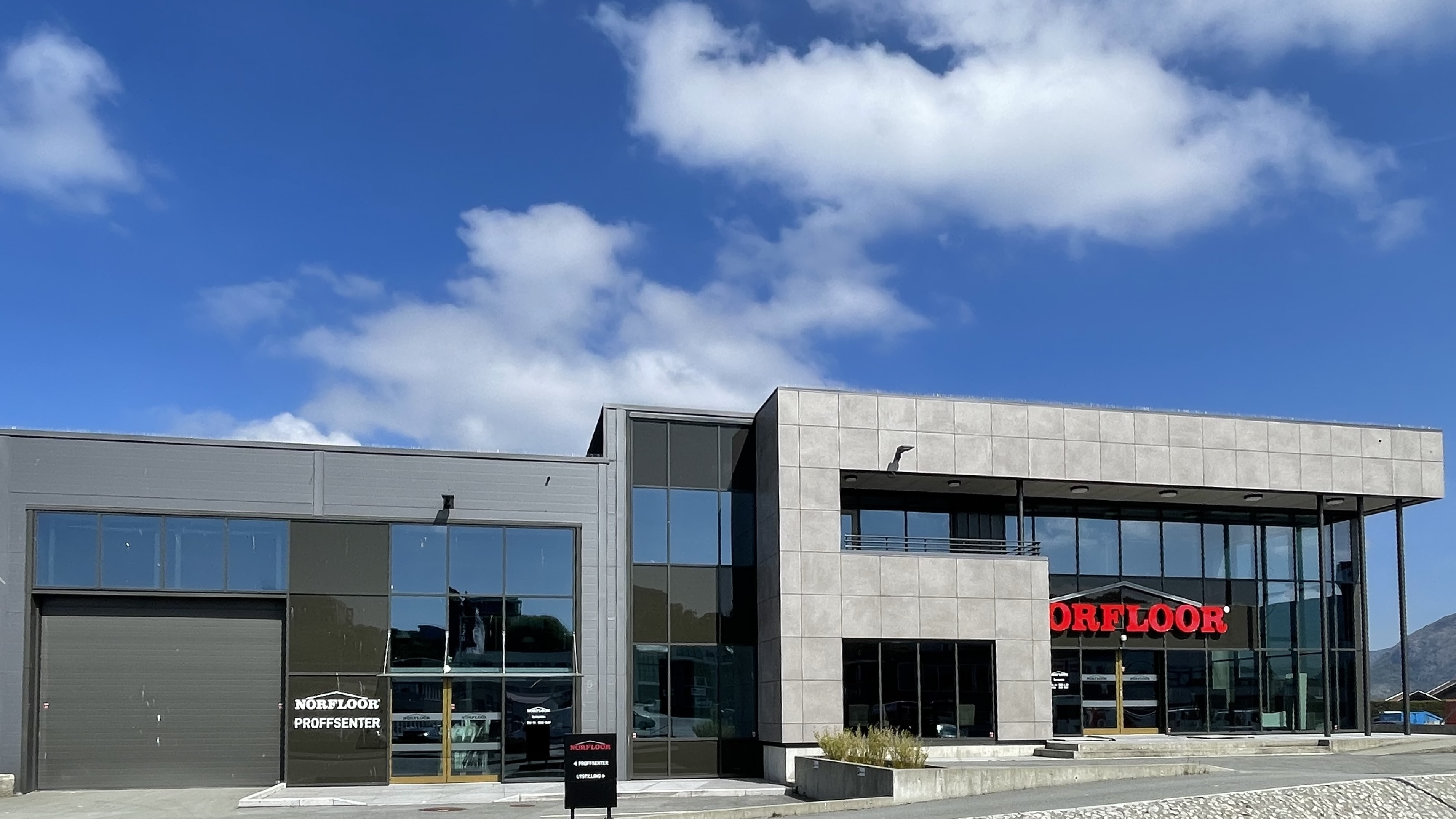 93CE24EE-5357-4F91-9EFD-D7997316F920_1_201_a