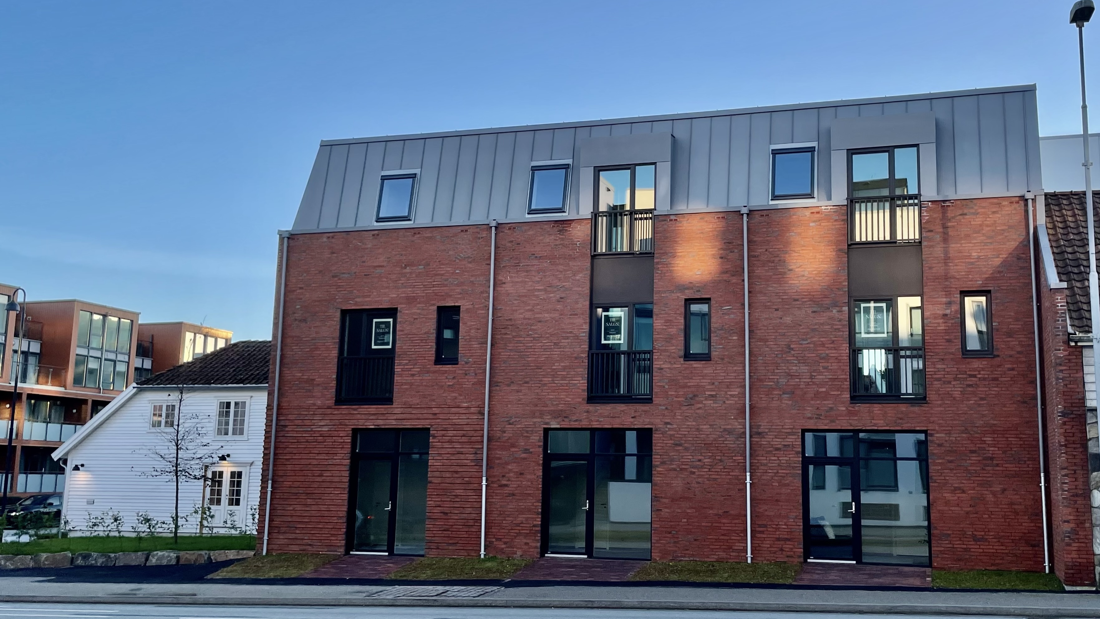 10EB54F9-0332-4EC6-9CF0-F8A685631D79_1_201_a