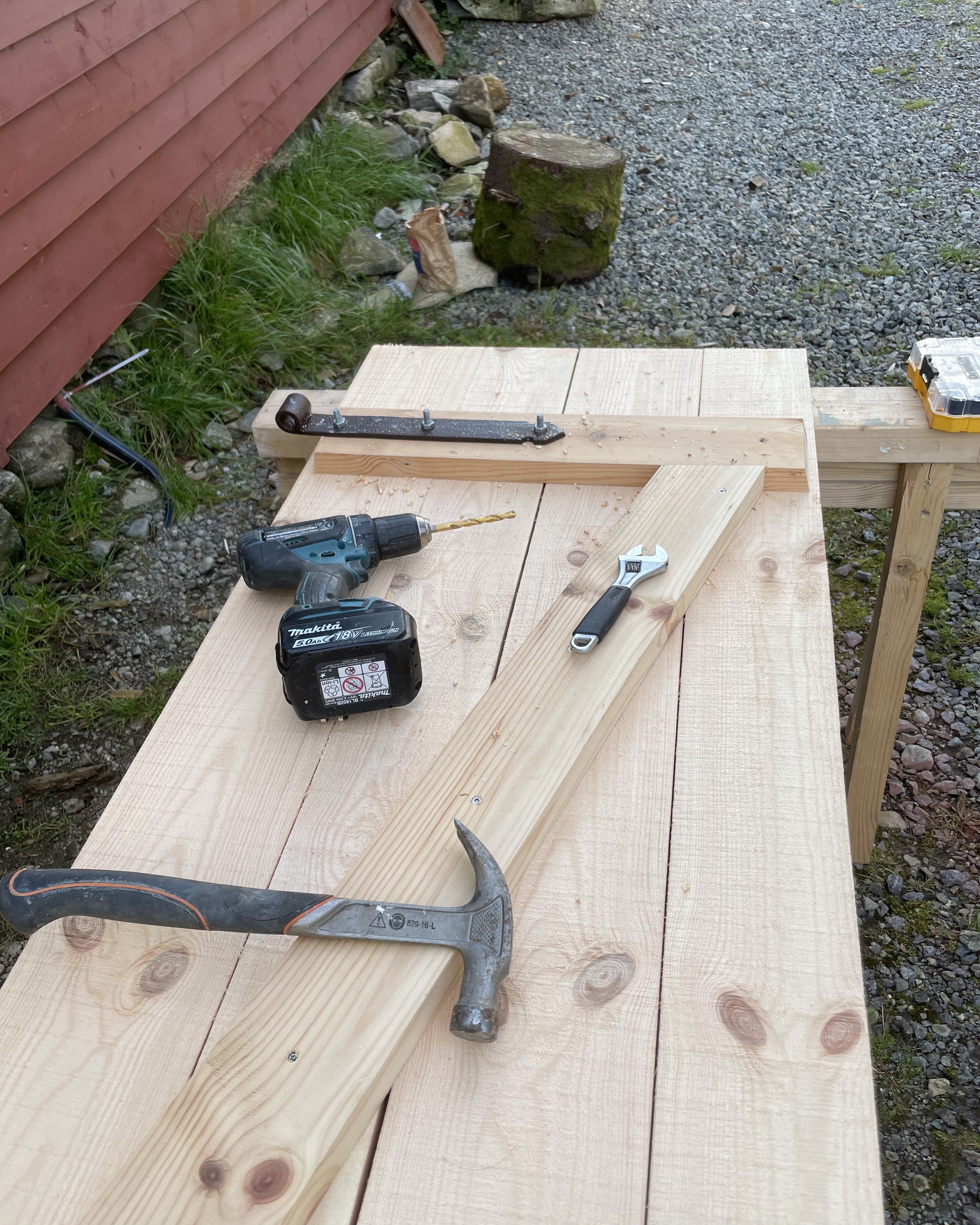 1AA7179A-8FBD-4DF8-974A-B30BF1D237D6_1_201_a