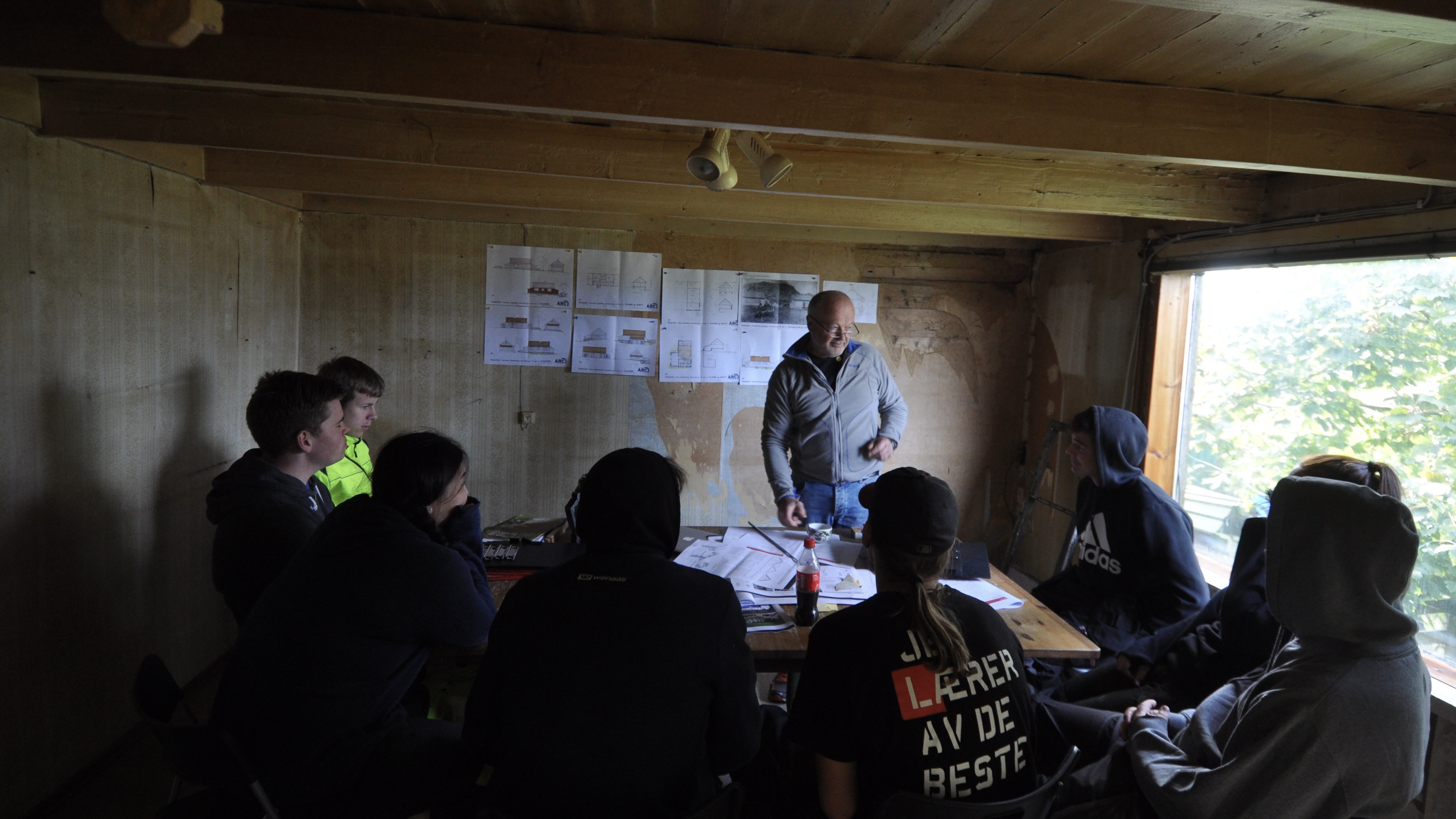 536C9D14-42A9-45DB-8453-A5D3DDD143BF_1_201_a